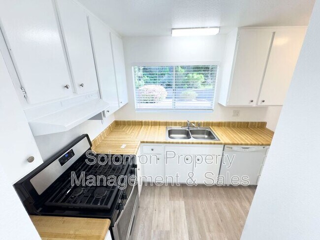 Building Photo - 4825 Northerly St