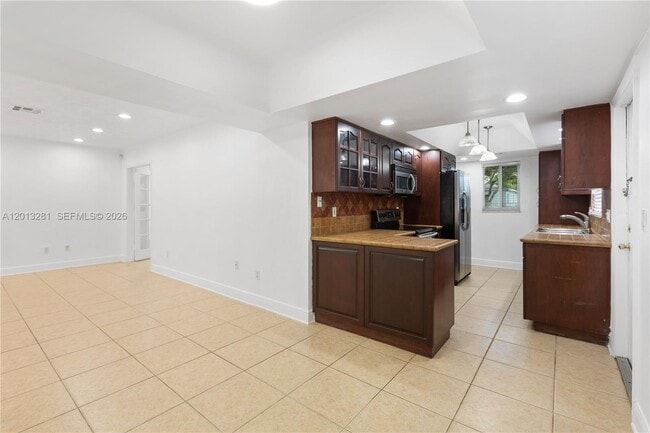Building Photo - 5770 SW 55th St