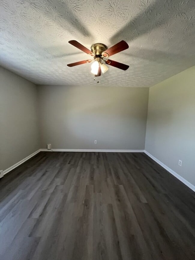 Building Photo - 314 Walters Ln