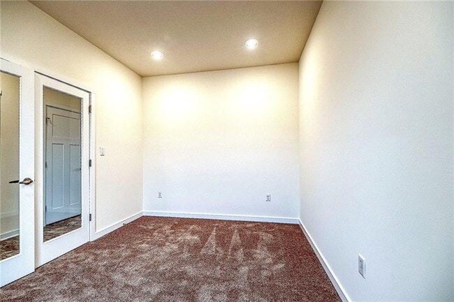 Building Photo - 123 Foxhound Dr