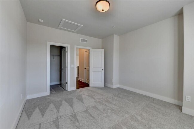 Building Photo - 1241 Waldon Xing