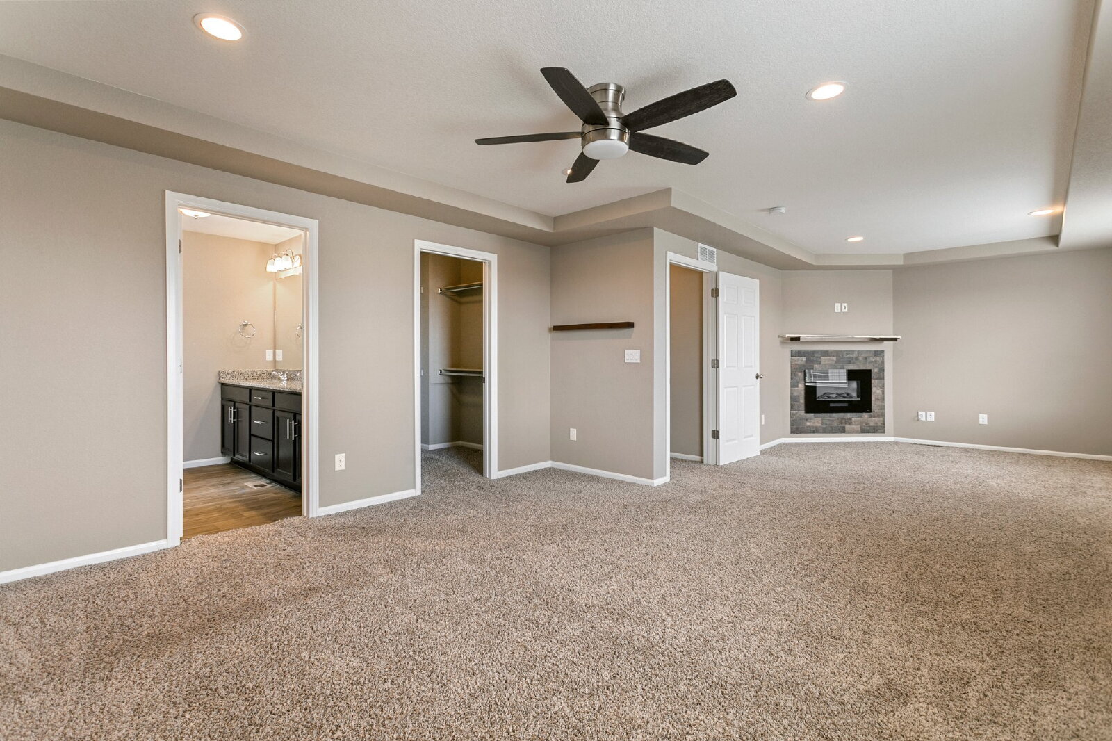 Building Photo - Spacious Banning Lewis Home with Finished ...