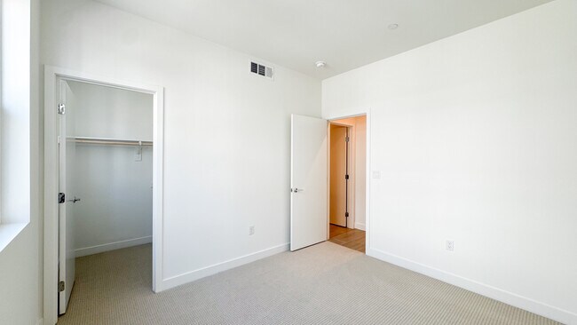 Building Photo - 123 N 1st Ave