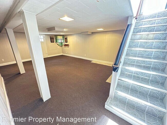 Building Photo - 3 br, 1.5 bath House - 5507 Wilvan Avenue