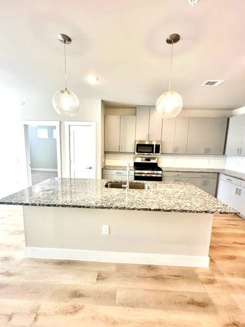 Building Photo - 8421 183A