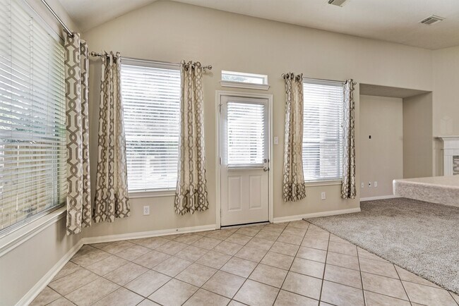 Building Photo - 126 S Regan Mead Cir