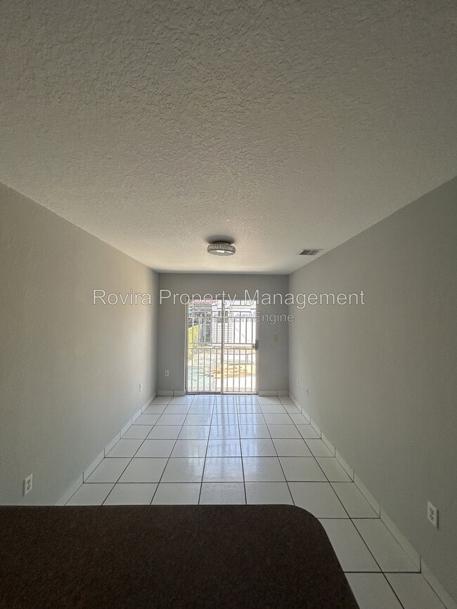 Building Photo - 2421 NW 99th Terrace