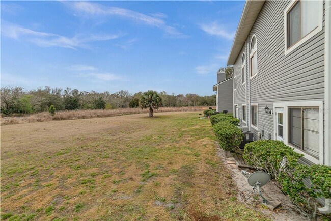 Building Photo - East Side 2 Bed 2 Bath Condo, Near Full Sail, UCF & Valencia.