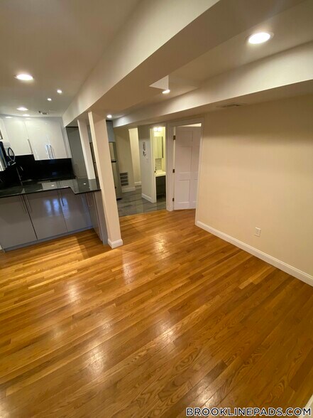 Building Photo - 1801 Beacon St
