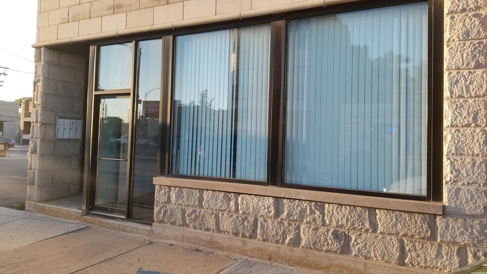 Primary Photo - 2350 W Grand Ave