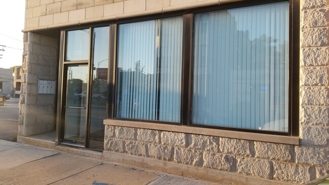 Building Photo - 2350 W Grand Ave