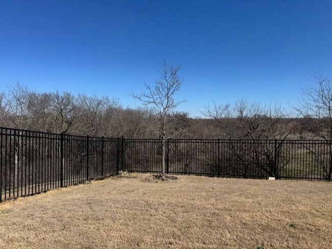 Building Photo - 5212 Shadetree St