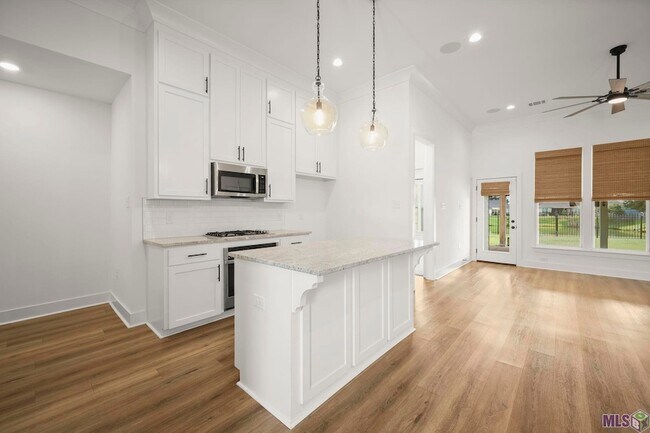 Building Photo - 39262 Bridge Path Ln