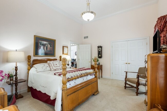 Building Photo - Executive Rental