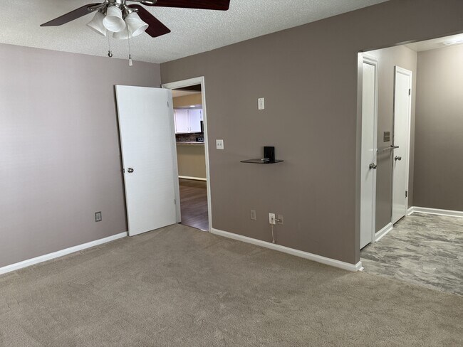 Building Photo - 1301 Eagles Trace Path