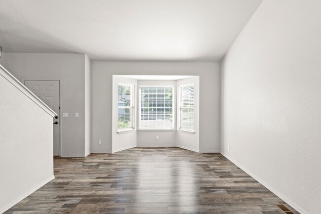 Building Photo - Post Falls ID Multi-Level Home for Rent