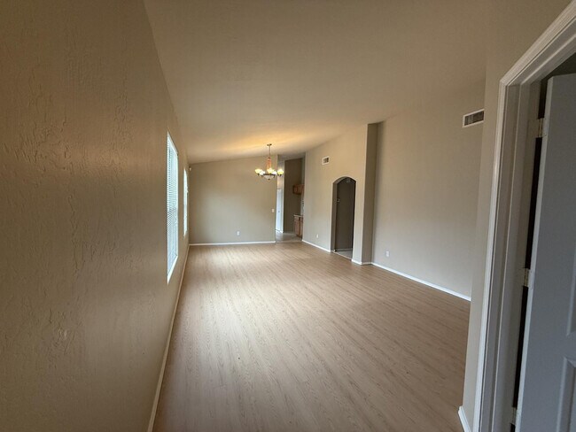 Building Photo - 25214 W Clanton Ave