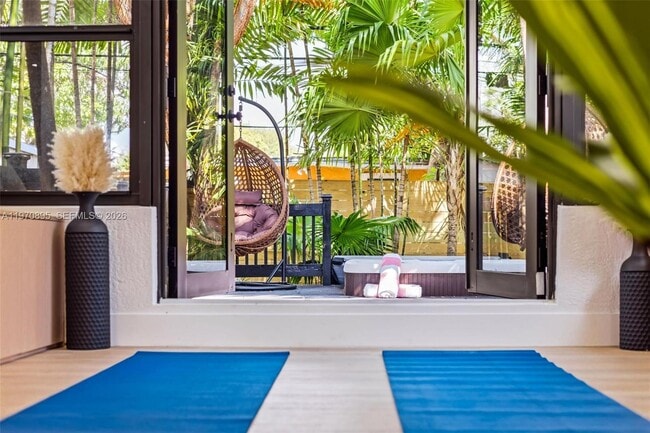 Building Photo - 751 NE 80th St