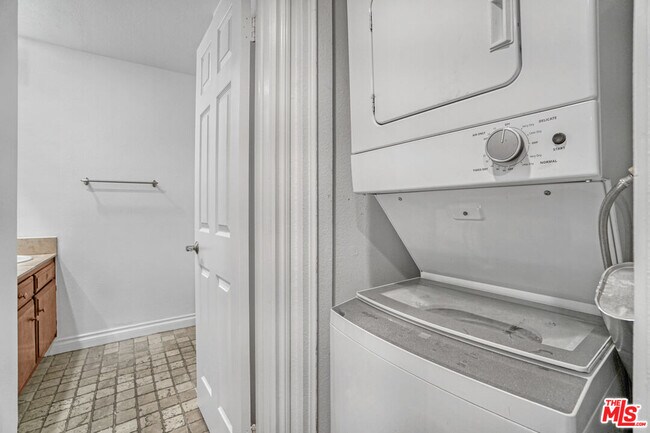 Building Photo - 8600 Tuscany Ave