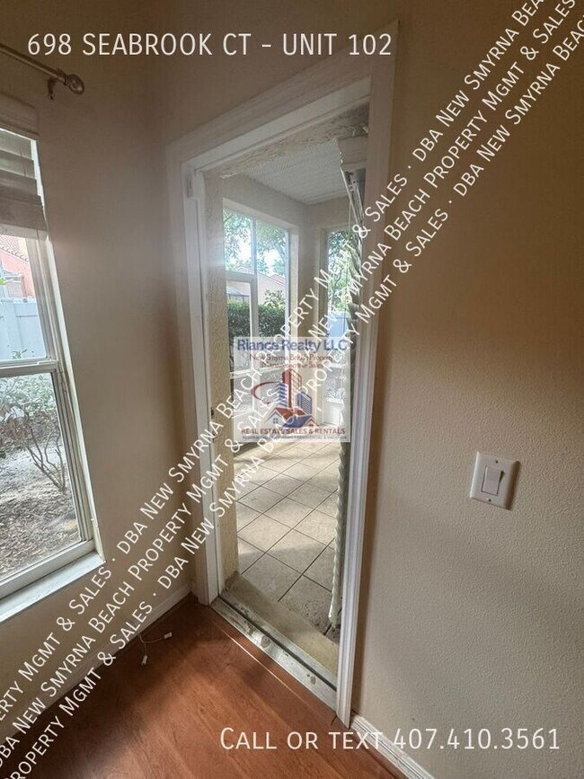 Building Photo - 698 Seabrook Ct