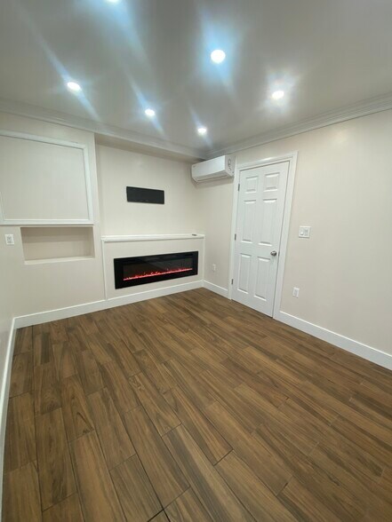 Building Photo - 16456 98th St