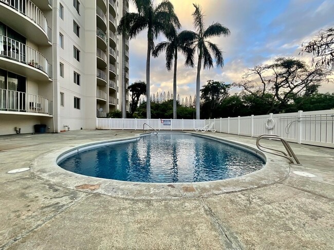 Building Photo - Beautiful 1/1/1 with Sunset Views