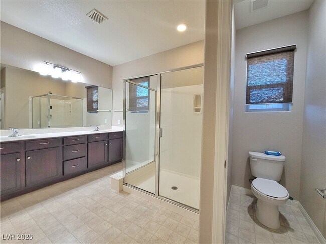 Building Photo - 5652 Redwood St