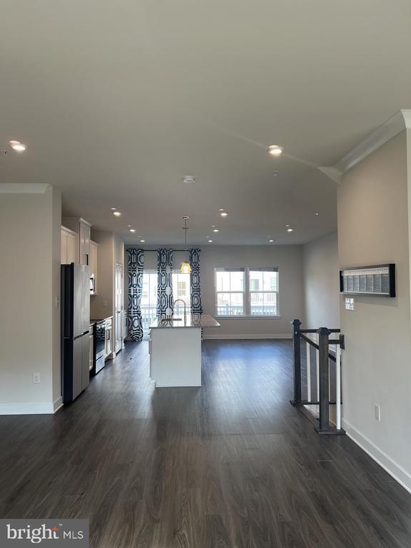 Building Photo - 272 Sugar Maple Square