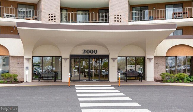 Building Photo - 20930 Valley Forge Cir