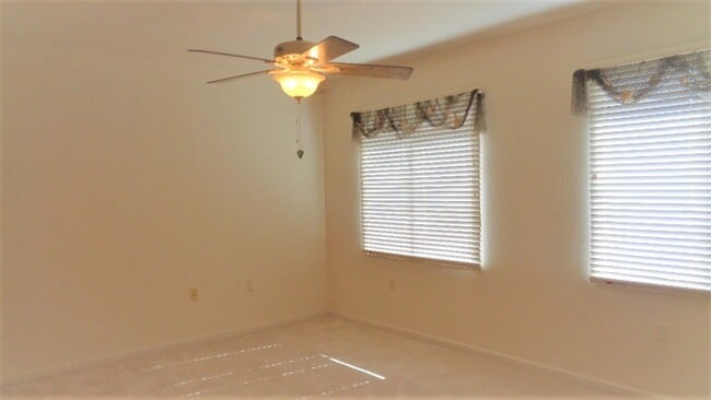 Building Photo - 2553 Langrove Ln SW