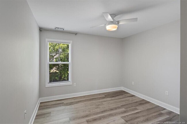 Building Photo - 134 Huzzas Cir