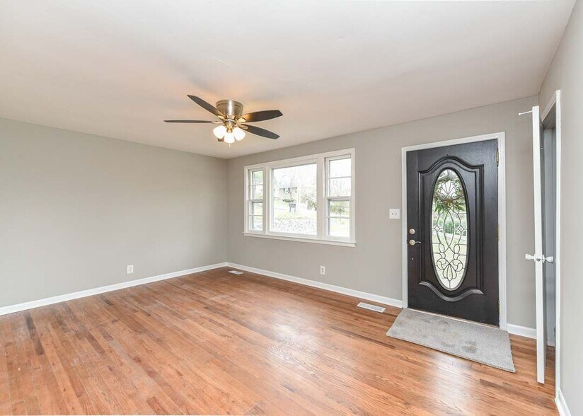 Primary Photo - 146 Cranwill Dr