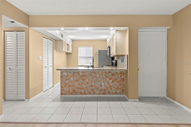 Building Photo - 121 Cypress Ln