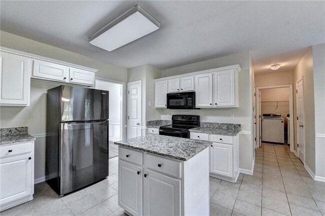 Building Photo - 3460 Maple Terrace Dr