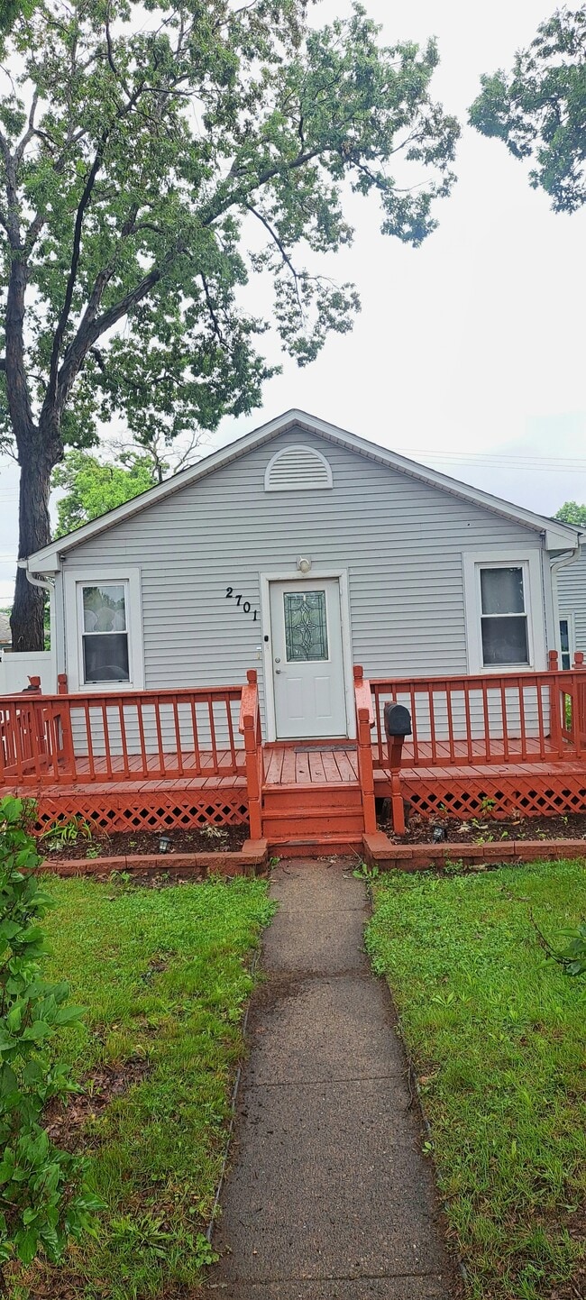Building Photo - 2701 Greene St