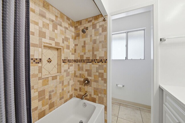 Building Photo - Spacious 2BD/1.5BA Fremont Townhouse | In-Unit W/D | Community Pool & Hot Tub | Carport Parking