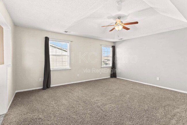 Building Photo - 824 SE 11 Terrace