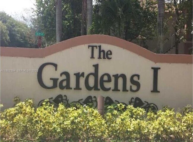 Building Photo - 2701 SE 12th Rd