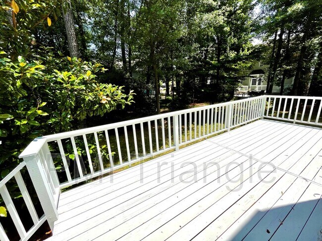 Building Photo - 102 Glen Mavis Ct