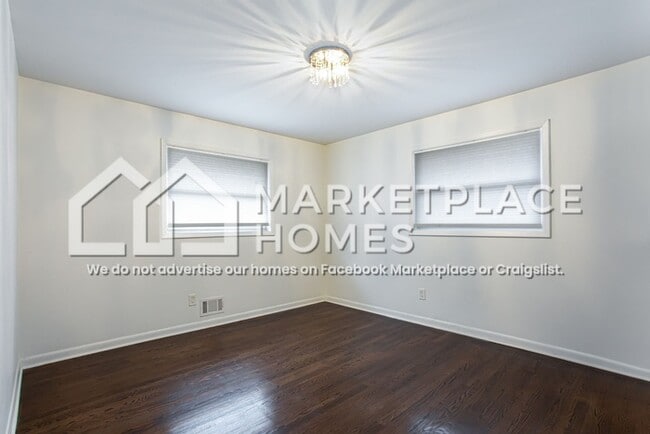 Building Photo - 2795 Pendant Pl