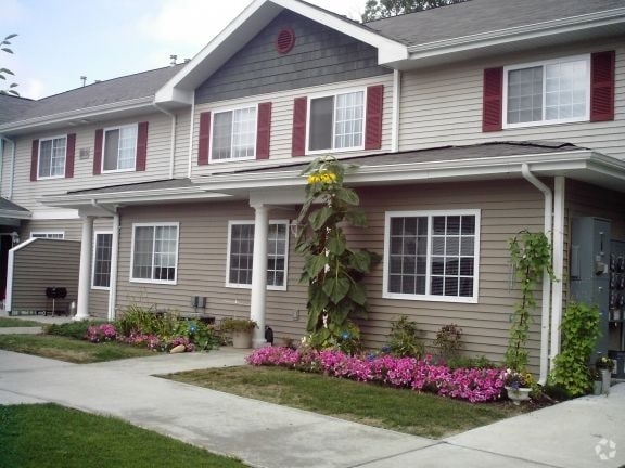 Building Photo - White Pines - Harrison