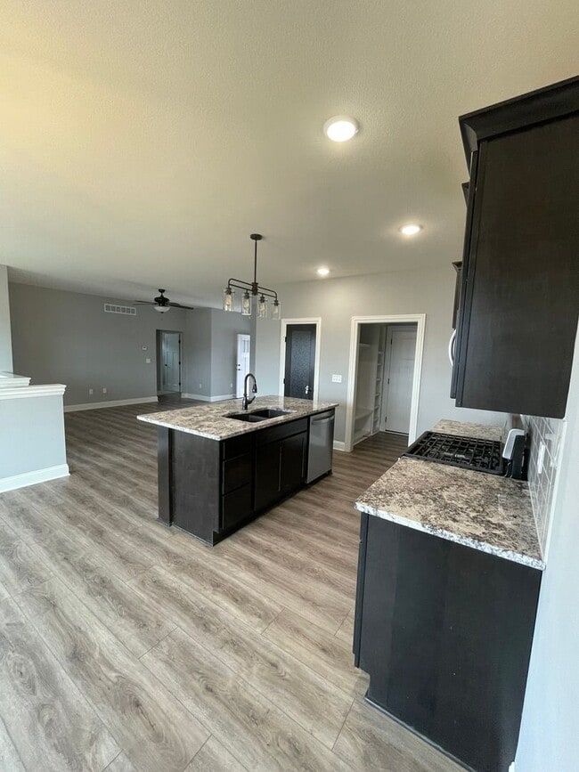 Building Photo - 3419 Laughlin St