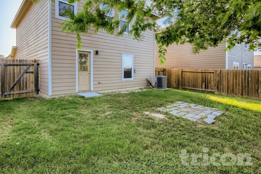 Building Photo - 6115 Southern Vis