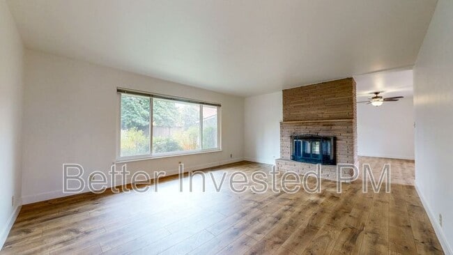 Building Photo - 4729 Montgomery Dr