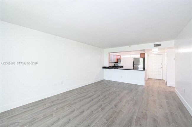 Building Photo - 650 NE 64th St