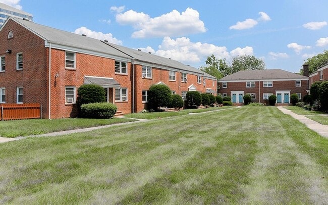 Building Photo - 296-310-310 S Harrison St