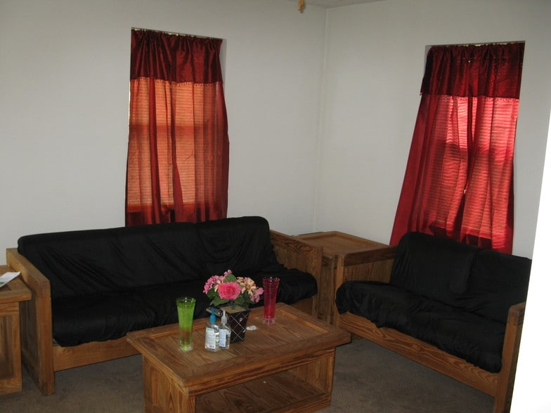 Primary Photo - 600 Grant Ave