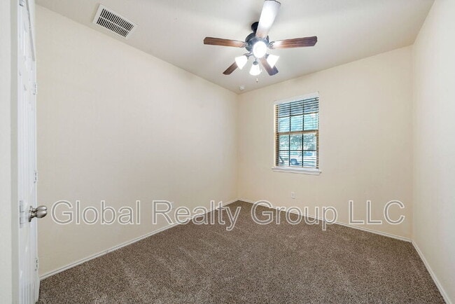 Building Photo - 2118 Pecan Haven