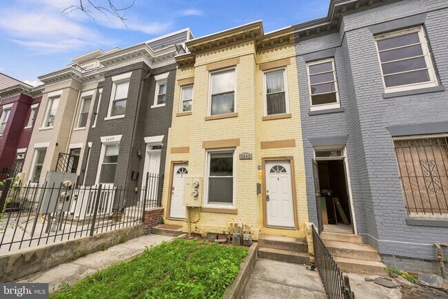 Building Photo - 3005 Sherman Ave NW