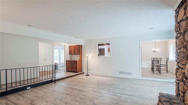 Building Photo - 3016 Donavan Way